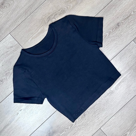 OQQ Stretchy Cropped Short Sleeve Tee - Picture 4 of 10